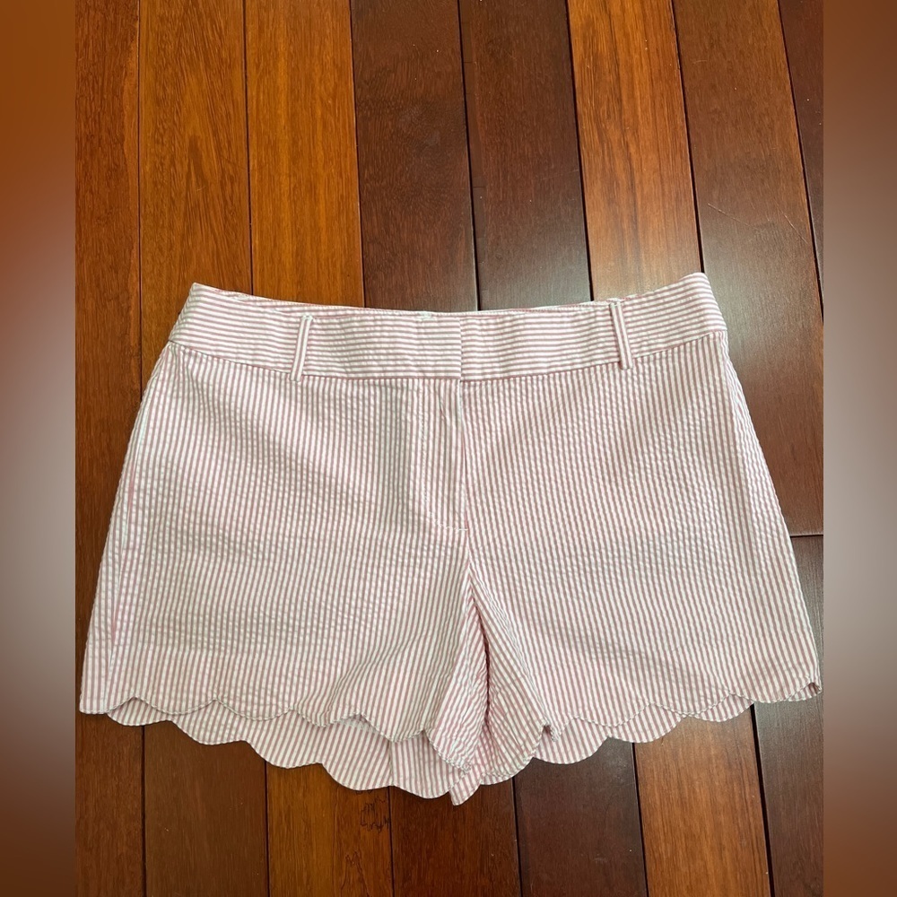 Loft Adorable pink and white seer sucker shorts size 10